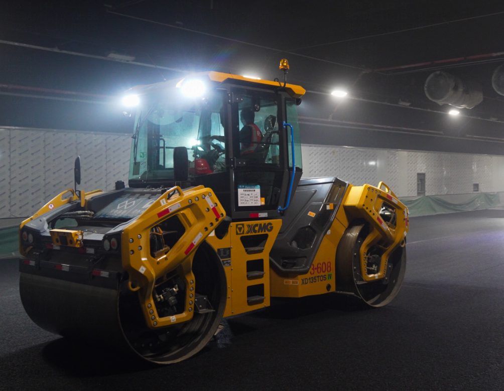 粵港澳大灣區(qū)，徐工道路機械現(xiàn)身又一超級工程