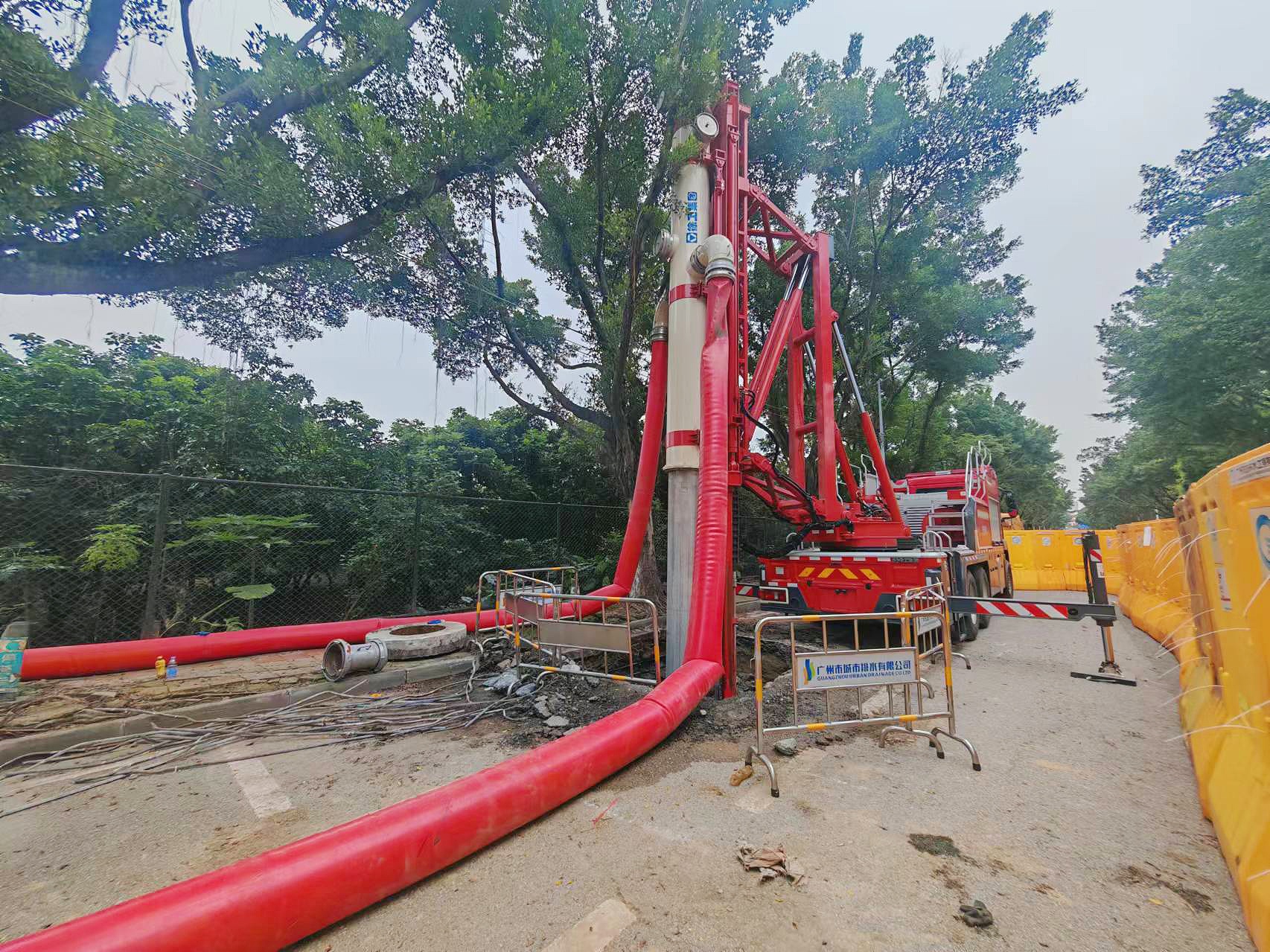 披星戴月！徐工排澇車被廣州點贊！