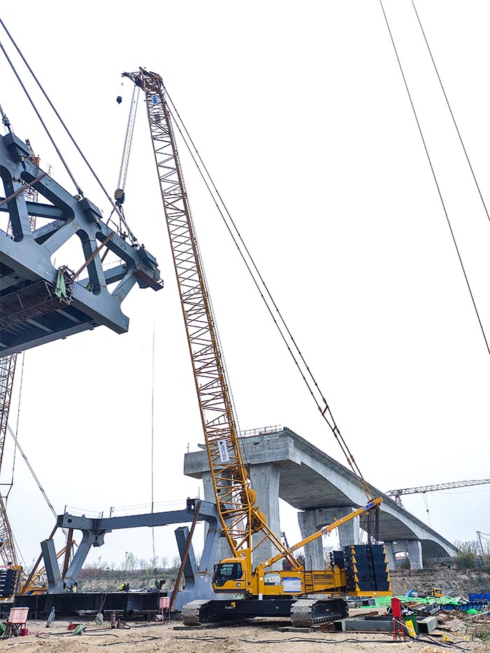 【全球之履】總重3800噸！徐工履帶兄弟團(tuán)助力“引漢濟(jì)渭”管橋建設(shè)