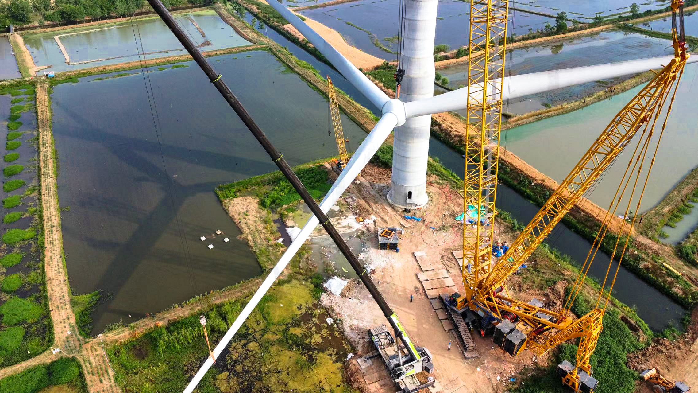 【全球之履】阜陽(yáng)站！XLC17000助力160米風(fēng)機(jī)安裝~