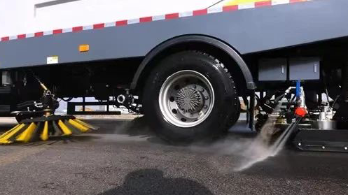 全力以“復(fù)”洗城清淤，徐工在行動！