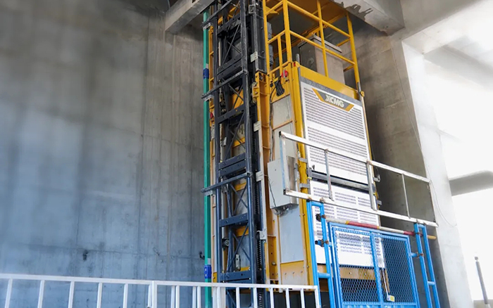 性能典范！徐工井道施工升降機助建超高層商務中心項目
