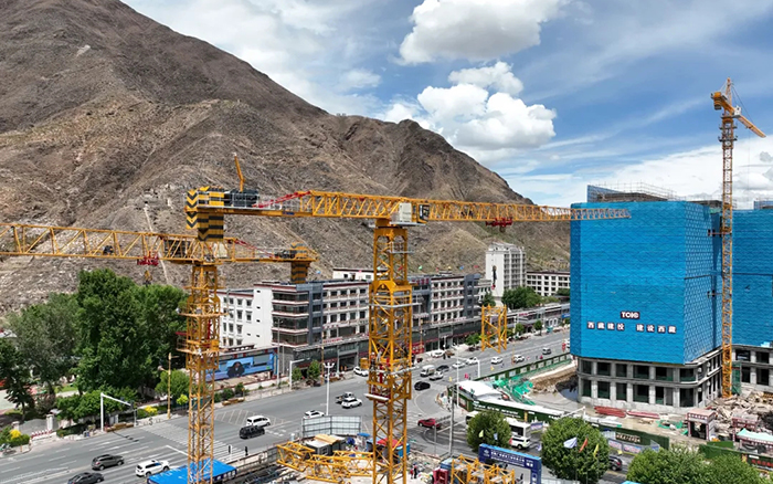 海拔4500米！ 徐工XGT600A-25S 奮戰(zhàn)“日光之城”