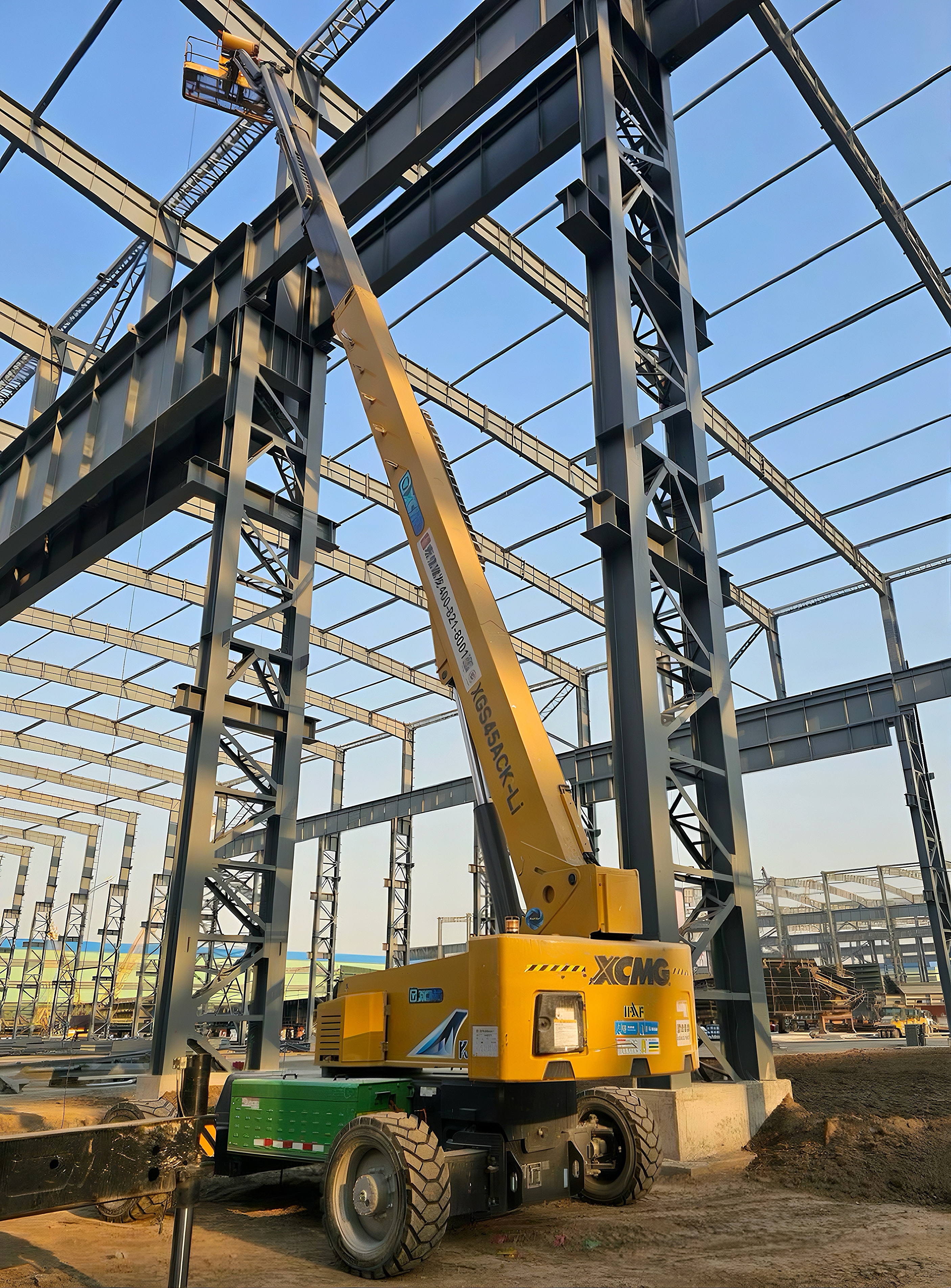 直沖云霄！徐工電動“擎天柱”助力江蘇新時代造船車間“智”造升級