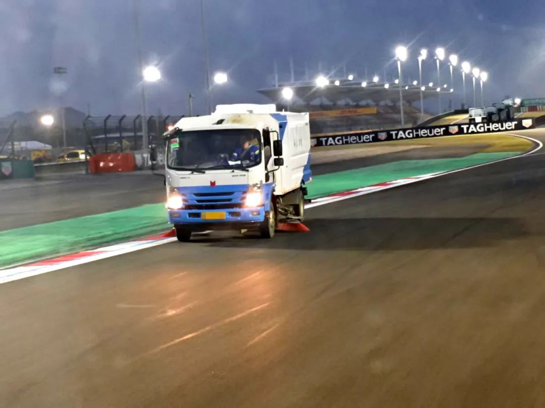 起猛了，居然在上海F1賽場上看到了TA...