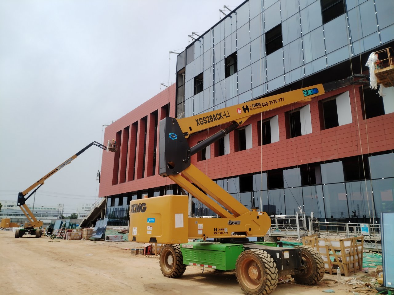 “綠”煥新能！徐工XGS28ACK-Li助力中國電子云研發(fā)基地打造綠色數(shù)字基建標桿