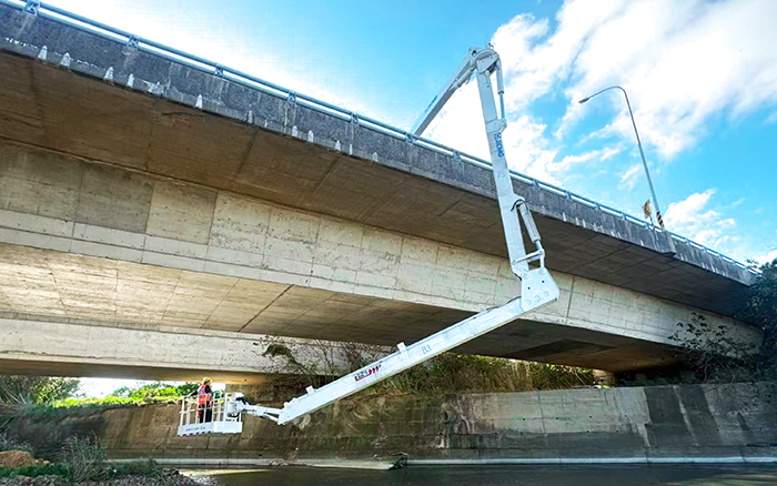 橋梁養(yǎng)護(hù)神器！徐工 QJZ18 筑牢橋梁安全防線