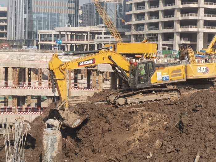 品質(zhì)+節(jié)油+高效！徐工XE335GK助建亞洲最大地下空間