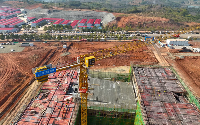 跑出加速度！37臺徐工塔機批量助建