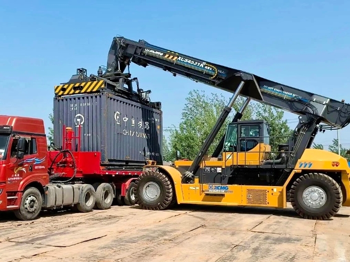 高效正面吊——散裝物料裝卸、輸送解決方案專家！