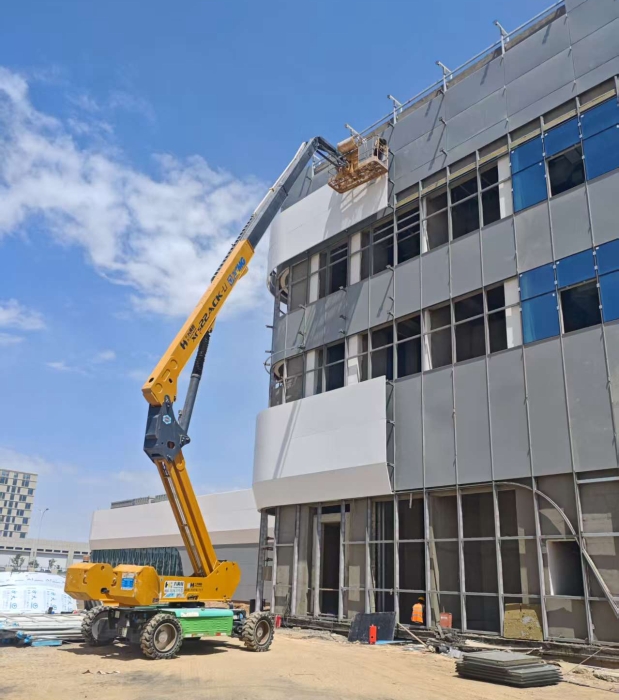 智穩(wěn)高效！徐工XGS22ACK-Li，蘭州機場上的綠色高效引擎