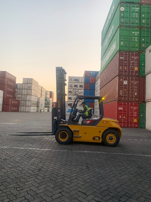 徐工叉車批量進(jìn)駐廈門港，一站式解決方案賦能港口物流新升級