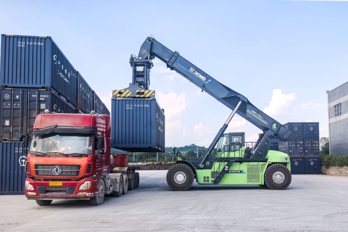 綠色賦能！大宗物資轉(zhuǎn)運(yùn)的“效能標(biāo)桿”