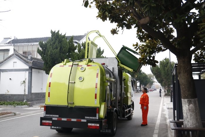 零碳收運、高效閉環(huán) | 徐工純電動餐廚垃圾車助力賈汪潘安湖綠色環(huán)衛(wèi)升級