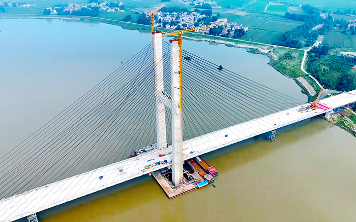順利合龍！雙塔助建國內(nèi)最大跨徑組合梁獨(dú)塔斜拉橋