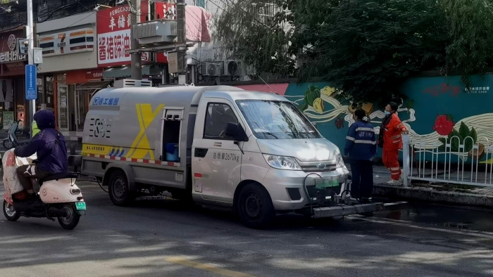 徐州這條網(wǎng)紅巷的“臉面”，竟被這臺車承包了？！