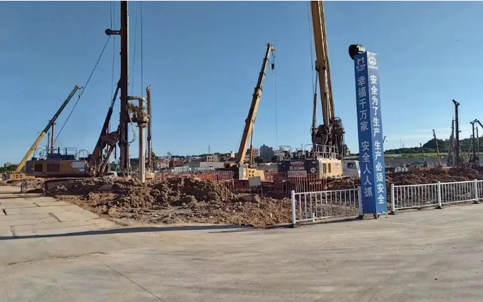 粘土 + 花崗巖地層 “攔路虎”？徐工 XR320E 旋挖鉆機高效破解助廈門軌交