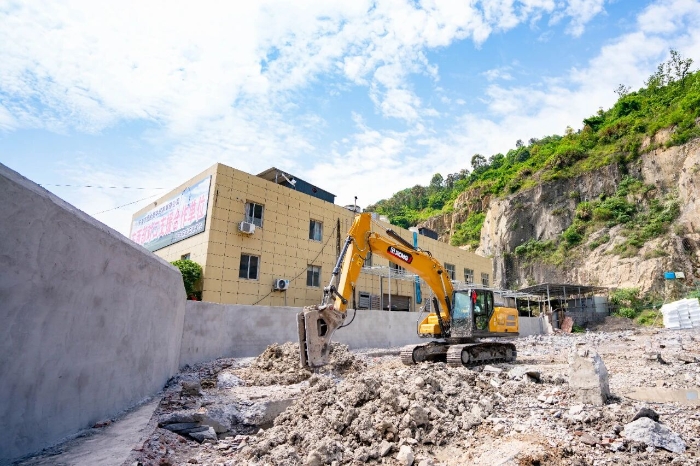 從修理工轉型當老板，徐工XE200GA“閉眼入”！