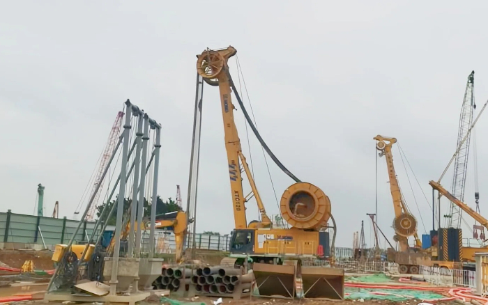 徐工 XTC120 雙輪銑，攻克機場隧道復(fù)雜地質(zhì)！