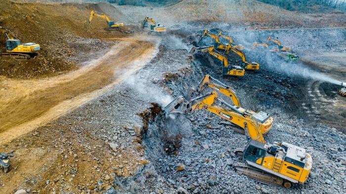 徐工金打出組合拳，硬巖場平施工效率倍增