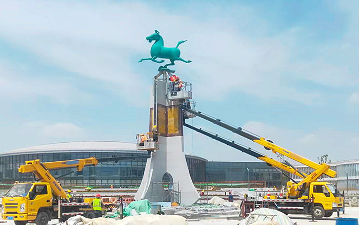 西北樞紐迎高峰！ 蘭州中川機場高空建設“顏值功臣”是徐工