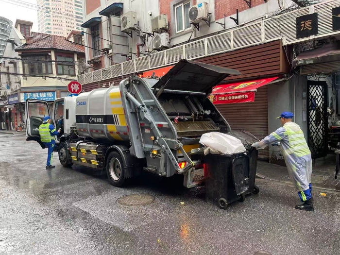 南京東路人流如織垃圾多？徐工XGH5120ZYSXBEV：輕松搞定！