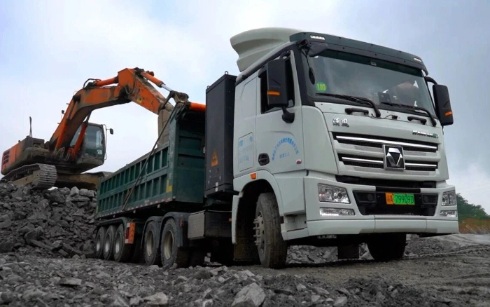 三次都選TA！徐工純電動牽引車助力西南砂石料運輸！