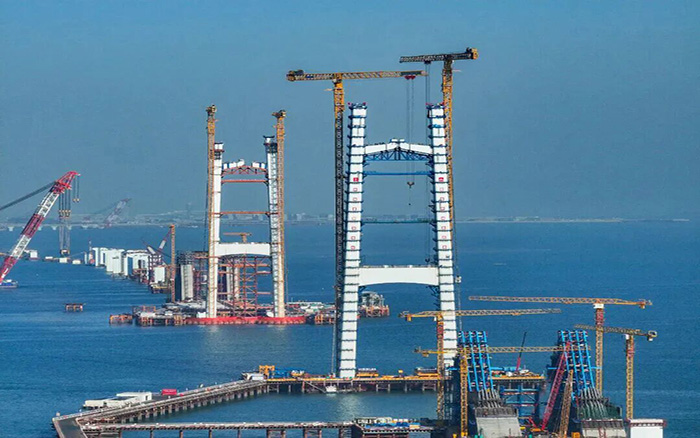 超級工程，徐工“雙塔”助力封頂！