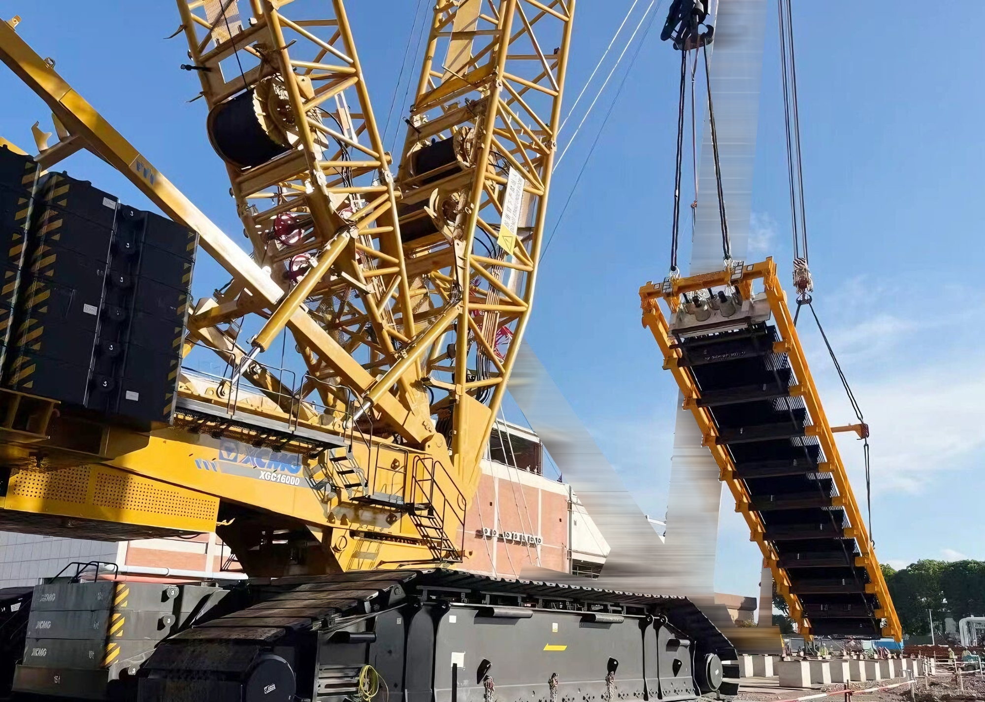3300噸從從容容！XGC16000現(xiàn)身東南亞，完成海外高端市場(chǎng)嚴(yán)苛實(shí)測(cè)