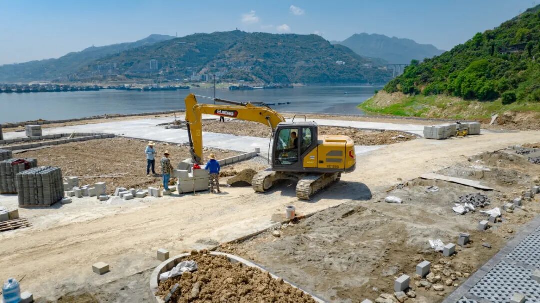 徐工XE135G挖掘機助力夔門旅游碼頭建設，以高效節(jié)能贏得客戶信賴