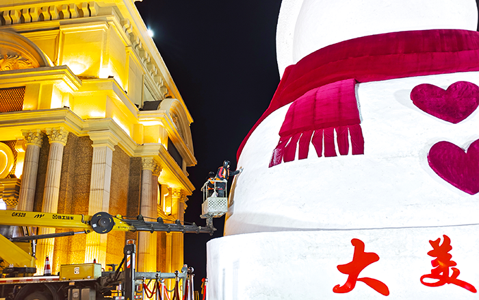 刷爆朋友圈的哈爾濱大雪寶，“空中造型師”是徐工高空作業(yè)車！