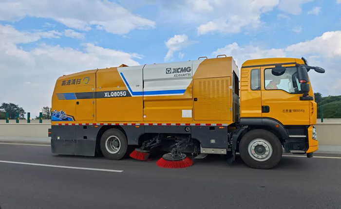 馭風前行，凈在掌握！徐工高速清掃車太佳高速顯實力！