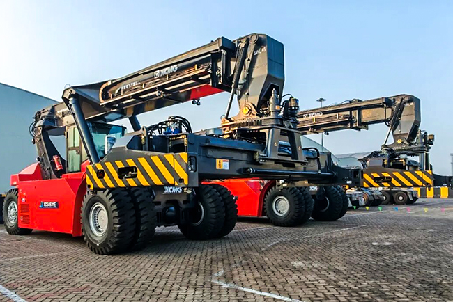 碼頭來了徐工“大家伙”！件雜貨作業(yè)再添綠色動能