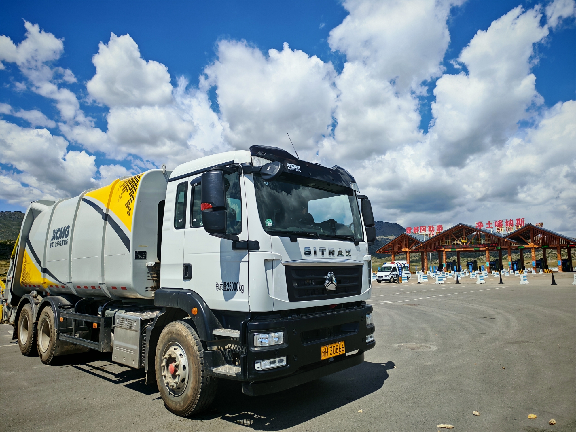 徐工后裝壓縮車在新疆 | 垃圾轉(zhuǎn)運就用TA