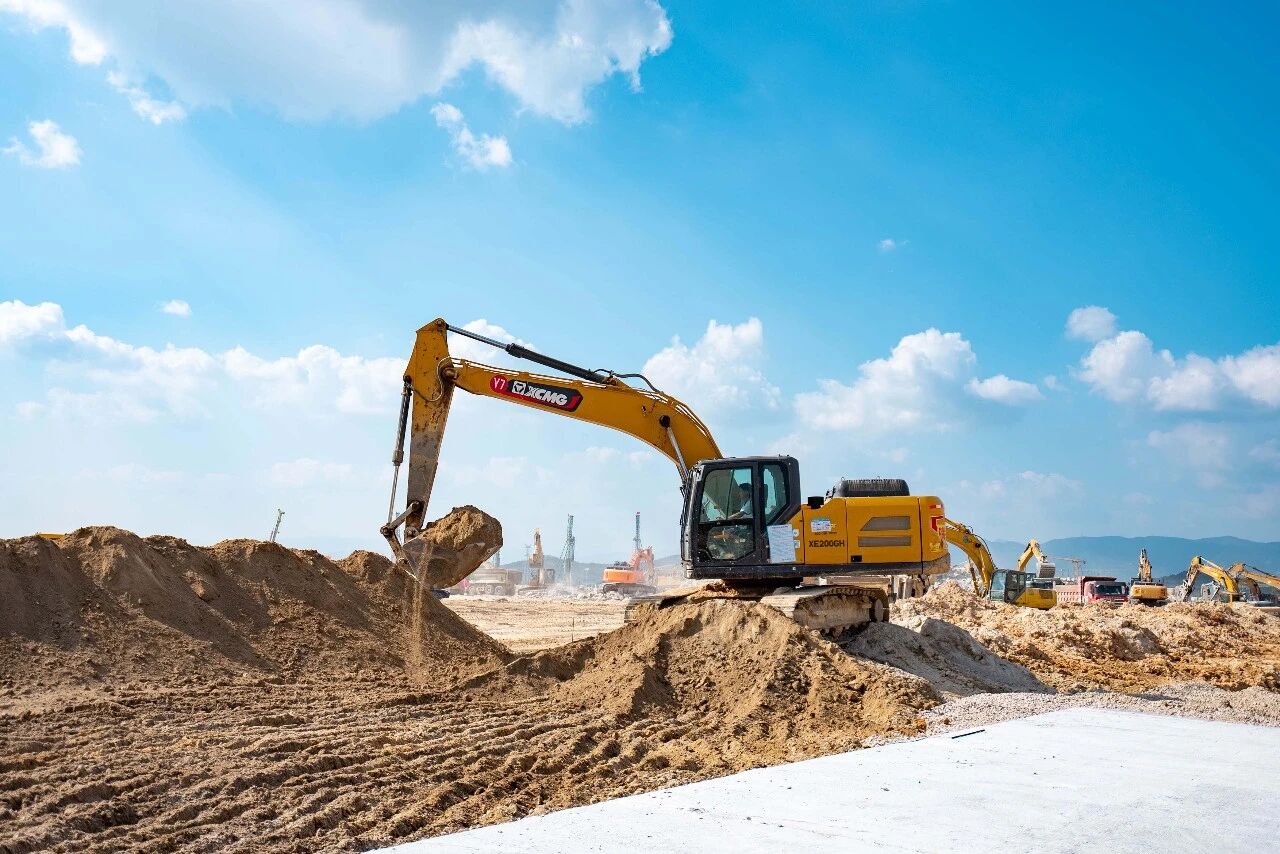 十個月，一座廠！徐工實力護航“超級電池工廠”