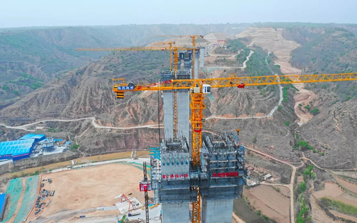 超級工程 | 徐工塔機(jī)陜甘群嶺架長虹