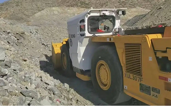 攻克高密度鐵礦！徐工 XUL307F 硬核助力西北礦業(yè)高效開(kāi)采